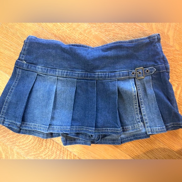 NWT BDG Shaina Belted Pleated Denim Micro Mini Skort - Tinted Dark Denim - S - Picture 5 of 8